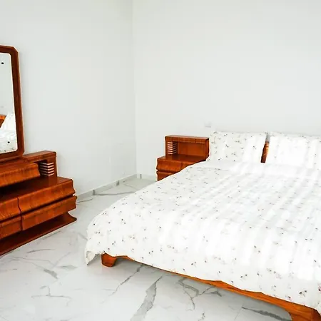 Vintage Luxury House By The River *